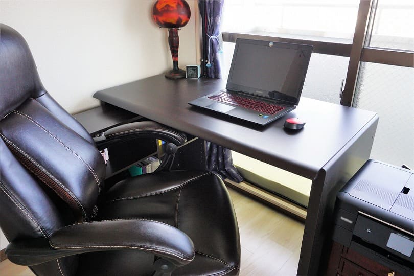 座り心地のいい椅子で寝落ちしている外資系の無料の写真素材 - ID.22872フリー素材 ぱくたそ