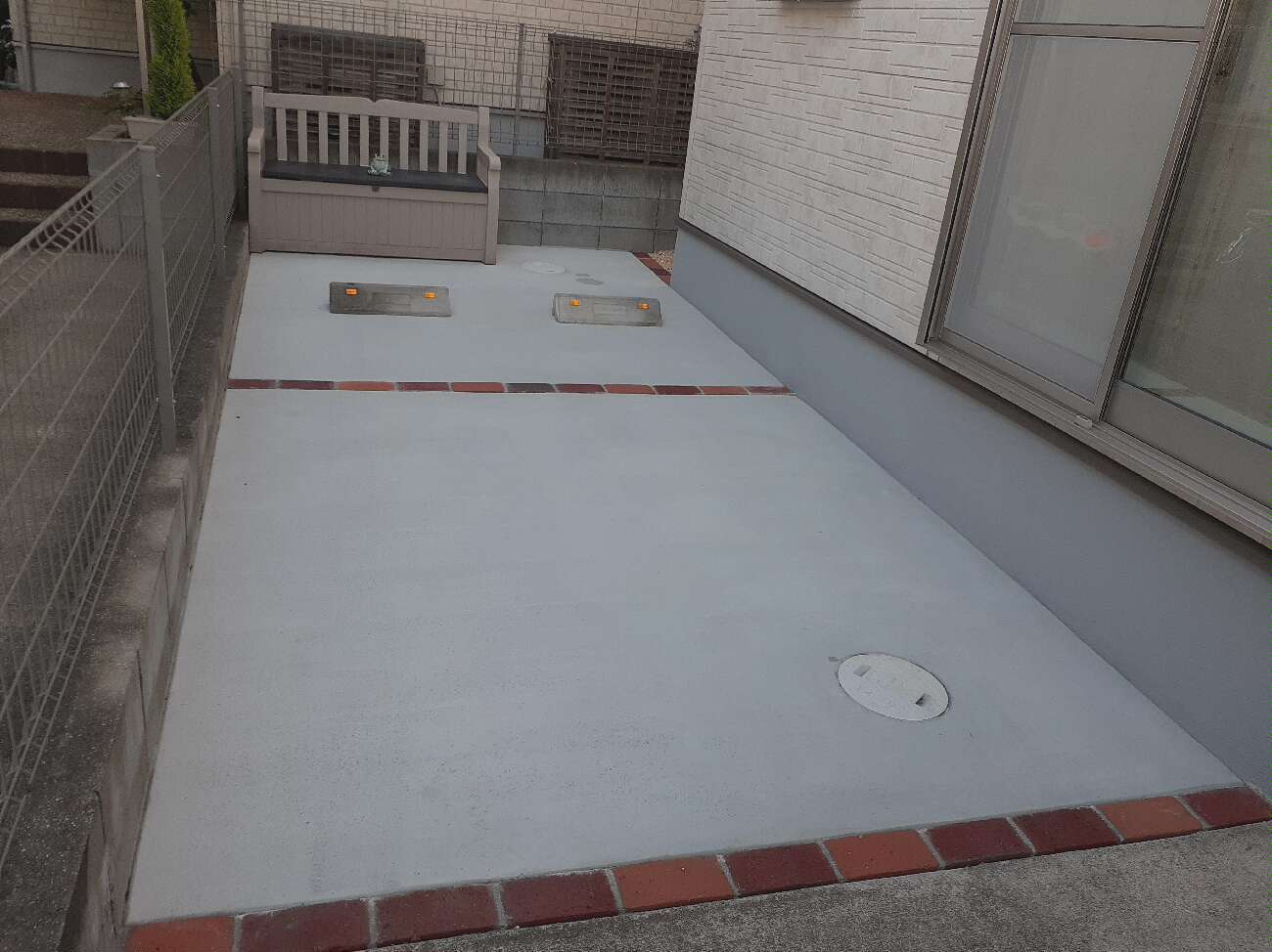 土間コンクリートのひび割れ防止目地にレンガはいかがでしょうか株式会社日本海建設 出雲・雲南・松江市の島根の土木工事業者