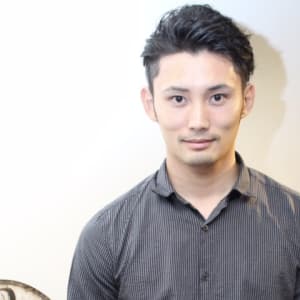 ツーブロックショートビジネス：メンズ・ビジネスビューティーBOXヘアカタログ