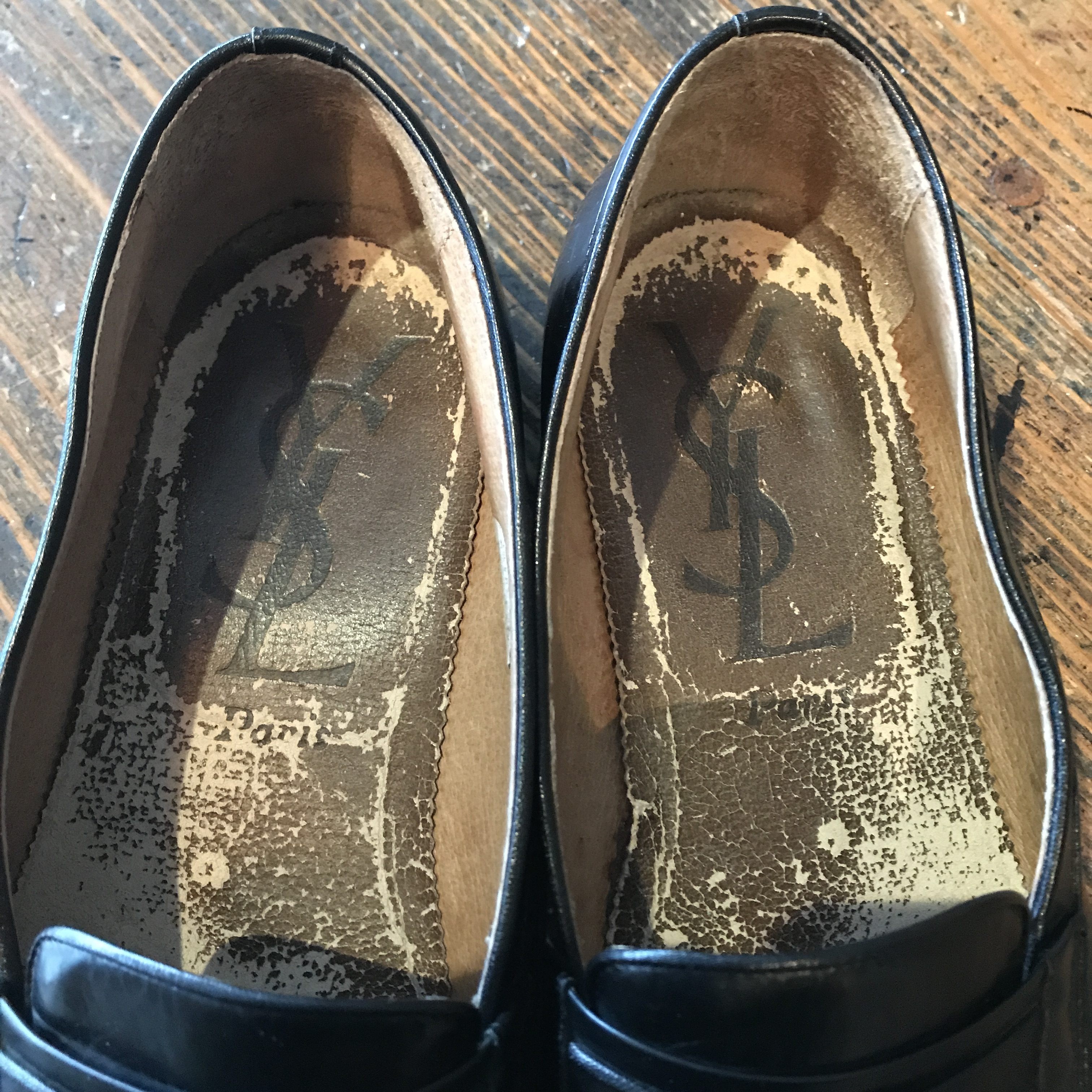 ワークブーツのつま先の表面の革がボロボロでリペアショップ SOLE SET ソール・セット