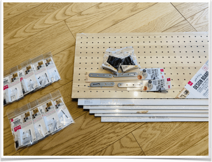 手軽に壁収納が増やせる！ダイソーのパンチングボードシリーズが優秀--オプション小物も充実♪えんウチ