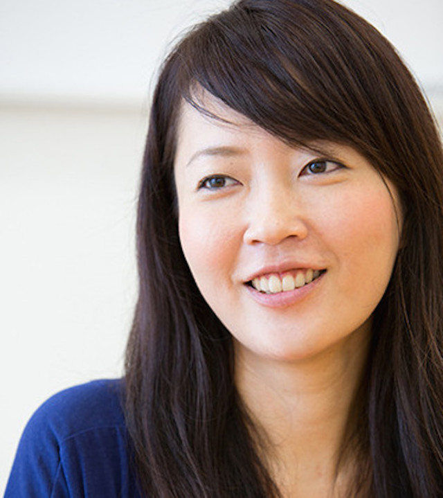 自分で答えろよ」斎藤知事 瞬きが増え、PR会社代表が選挙カーにいた理由も弁護士任せ 追及への“しどろもどろ答弁”に批判続出女性自身