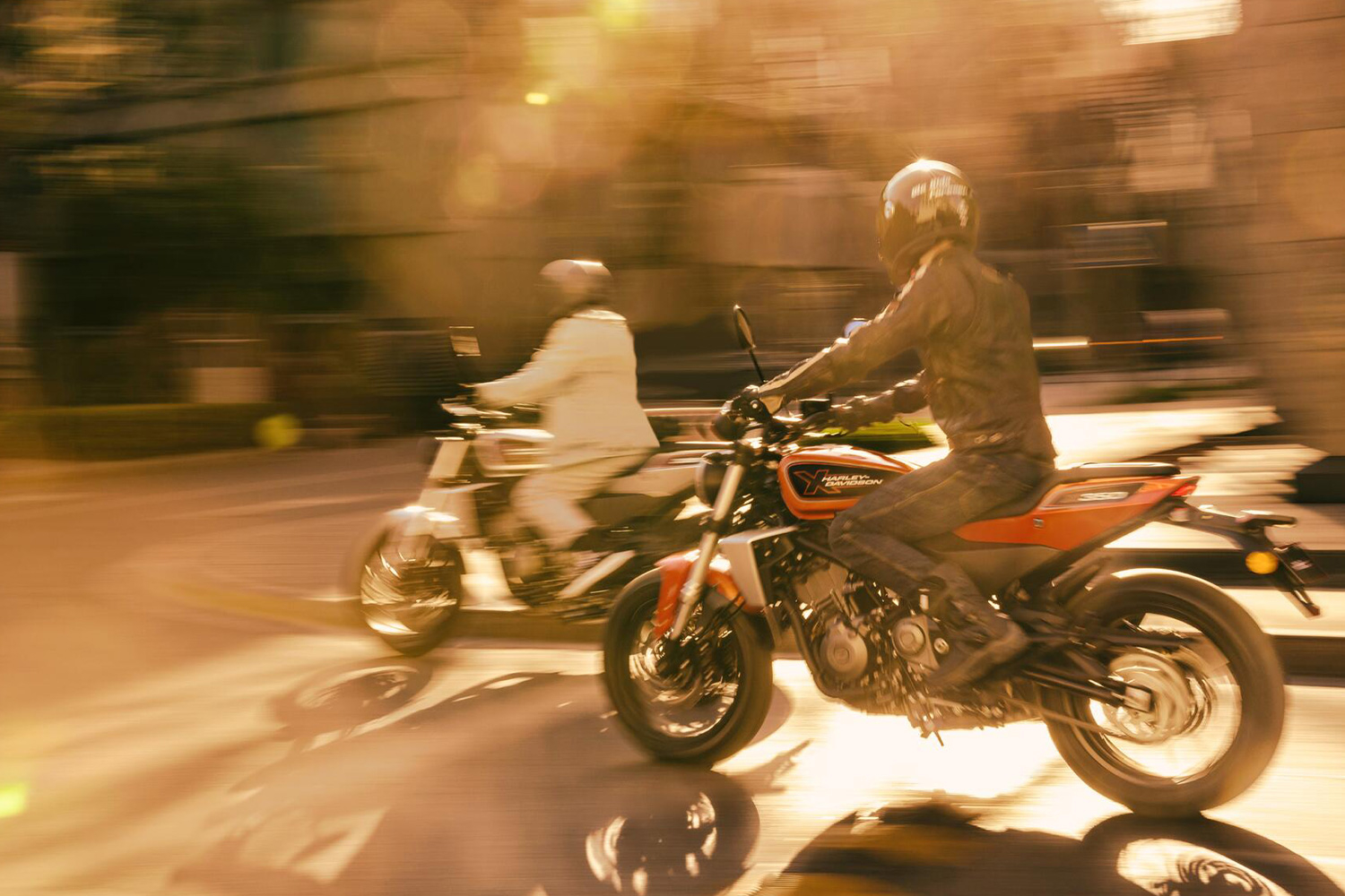 サンモーターサイクルズのXL1200Sスポーツスターのダートトラッカーチョッパー 2003年・SUN MOTORCYCLES – CUSTOMFRONTカスタムフロントCUSTOM FRONT