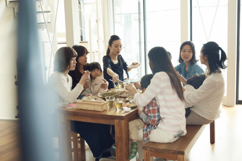 職場に噂話が好きな人ばかりでウンザリ 。振り回されないための心がけ – 心がおだやかになる読み物