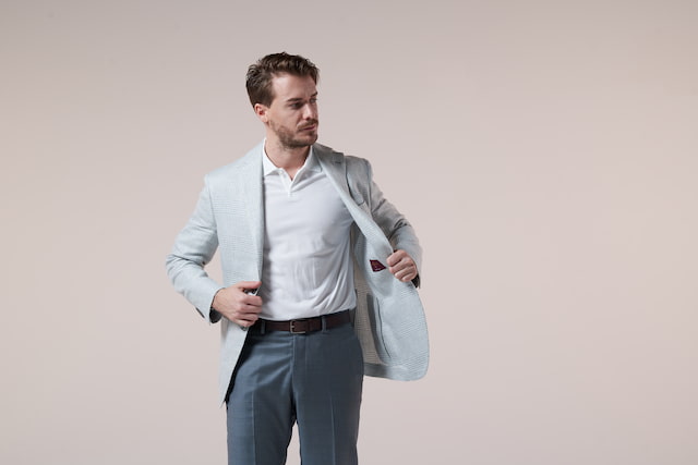 ビジネスカジュアルで40代に最適なメンズコーデ術を解説！NGセレクトなど注意点も紹介