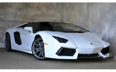 goldenconcept ✖️ @lamborghini ランボルギーニ ウルスをゴールドカラーにカスタマイズ⚡️ モデル @cc_rioske_ラッピング施工 @caro_protectionfilmgoldenconceptゴールデンコンセプトprincipepriveプリンチペプリヴェlamborghiniランボルギーニurus