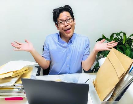 お手上げ状態で困っている男性と女性のビジネスパーソンのイラスト素材115381033- PIXTA