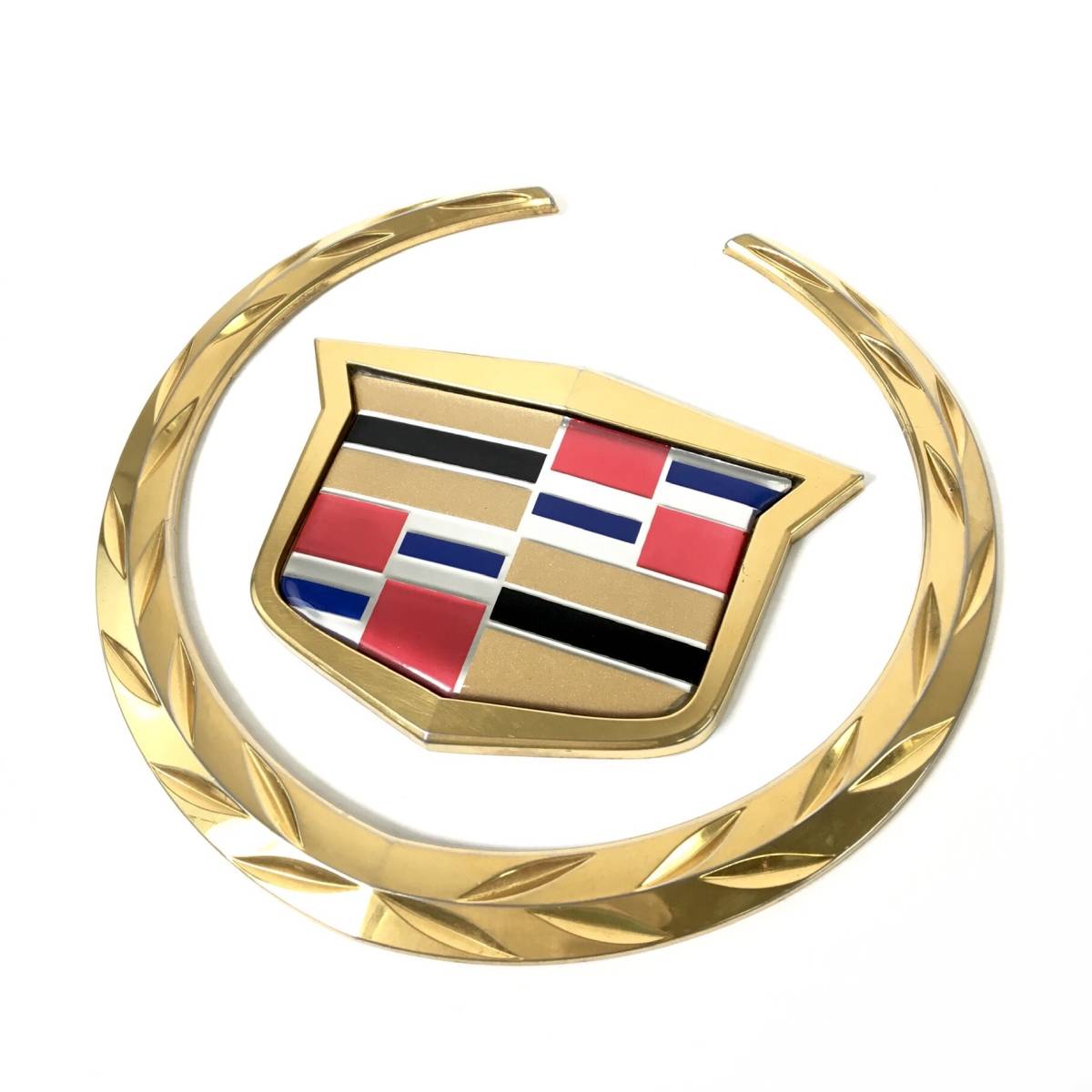 世界のロゴ29 キャデラック Cadillac ：ロゴの平均寿命が4年しじみ デザインを語るひと