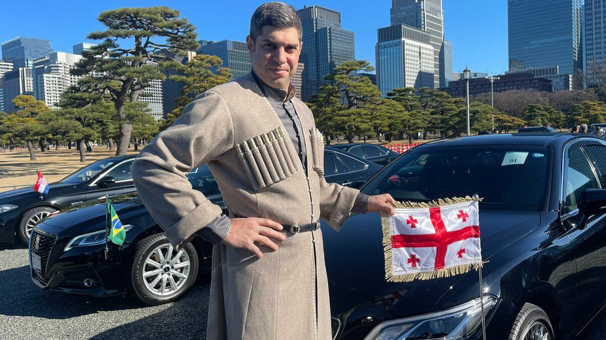 土下座・値引き要求で宿泊お断り 改正旅館業法13日施行 - 日本経済新聞