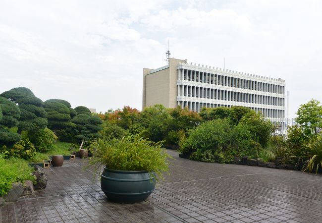 ラスボス登場！美しい建物「目黒区総合庁舎」で都市ボーイズが受けた指令とは？ 都市伝説ツアーズ– でろかる