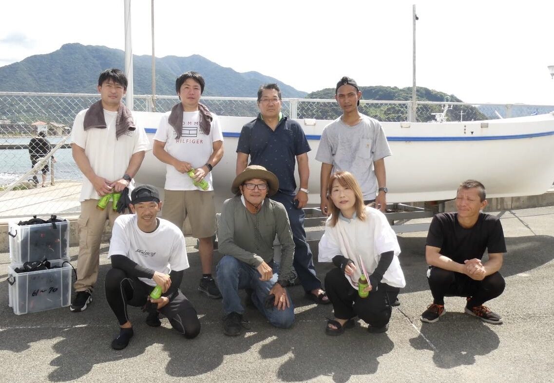 カッターレース大会こんにちは！加茂水産高校です 先日、第７９回創立記念式典が執り行われました 続いて加茂港で伝統行事である創立記念カッターレース大会が開催されました各学年が一致団結し、息の合った掛け声と力強い漕ぎで、波しぶきを上げながらゴールを目指し