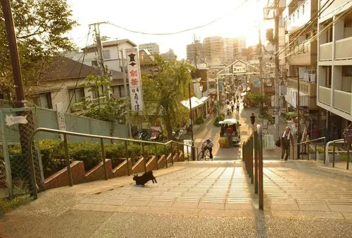 西日暮里駅前の飲食店の無料の写真素材 - ID.17739｜フリー素材