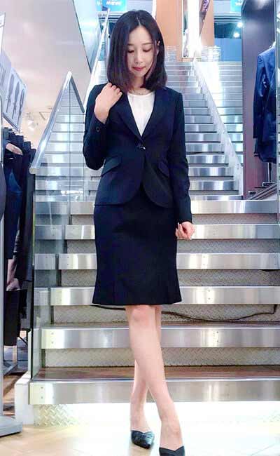 夏の面接、スーツの着こなしで女性が気を付けたい点を徹底解説！ - オーダースーツSADA