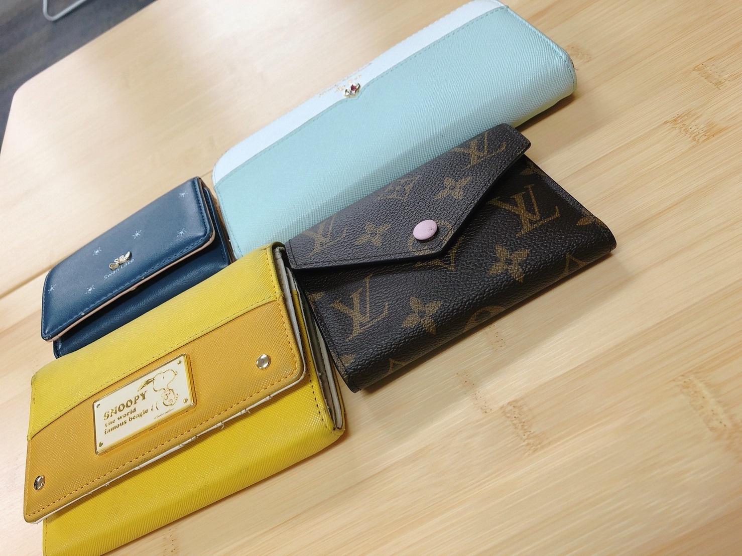 女子大生向け財布大学生のレディース財布！ブランドの二つ折りなど人気財布のおすすめランキングキテミヨ-kitemiyo