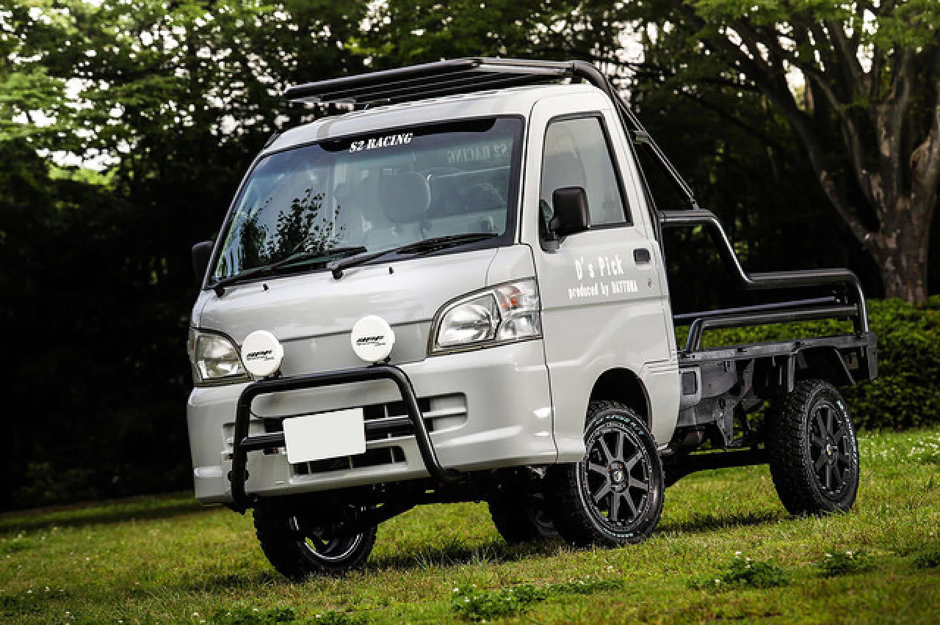 ステンレスがキモ！ デコトラ界の新星「ユーロデコ」のオシャレっぷりが強烈AUTO MESSE WEB オートメッセウェブ～カスタム ・アウトドア・福祉車両・モータースポーツなどのカーライフ情報が満載～