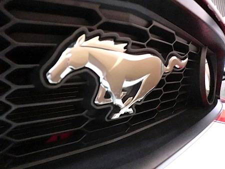 フェラーリといえば「跳ね馬」！多くのロゴマークに動物が採用されている理由 - 自動車情報誌「ベストカー」