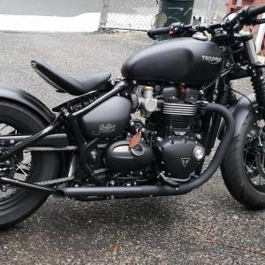 ヤマハ、スズキ車専用ステー付 5.75インチ ヘッドライト ブラック クリアレンズ バイク用ヘッド