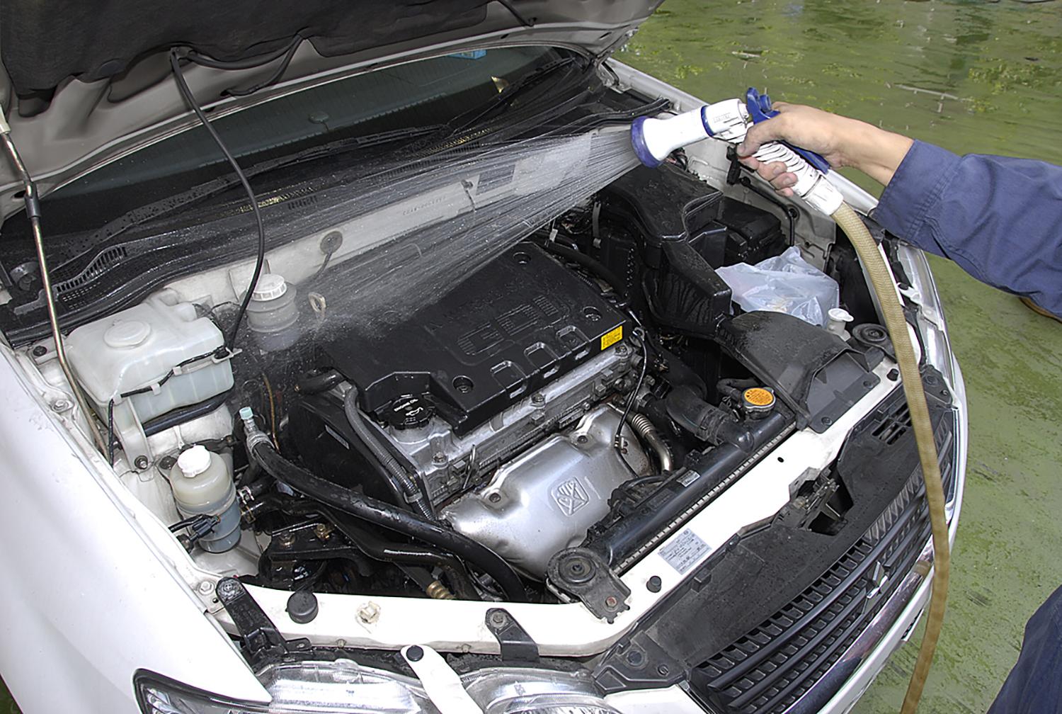 エンジンルーム②オフィスカーム – 札幌市清田区の中古車販売・コーティング・車検・修理