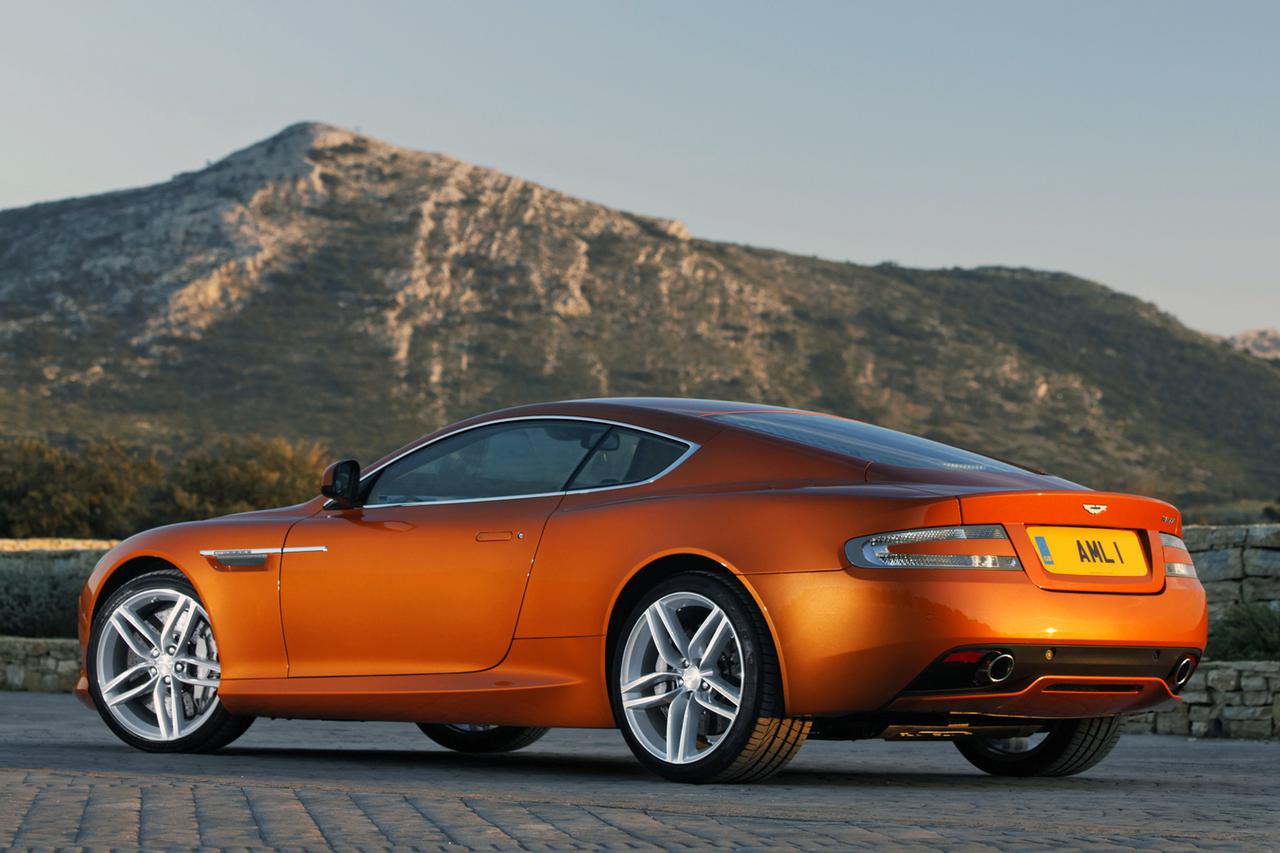 アストンマーティン ヴィラージュ クーペ ブラックレザー 正規D車 右ハンドル 専用エアロボディ497PS 中古車 情報Mars Inc