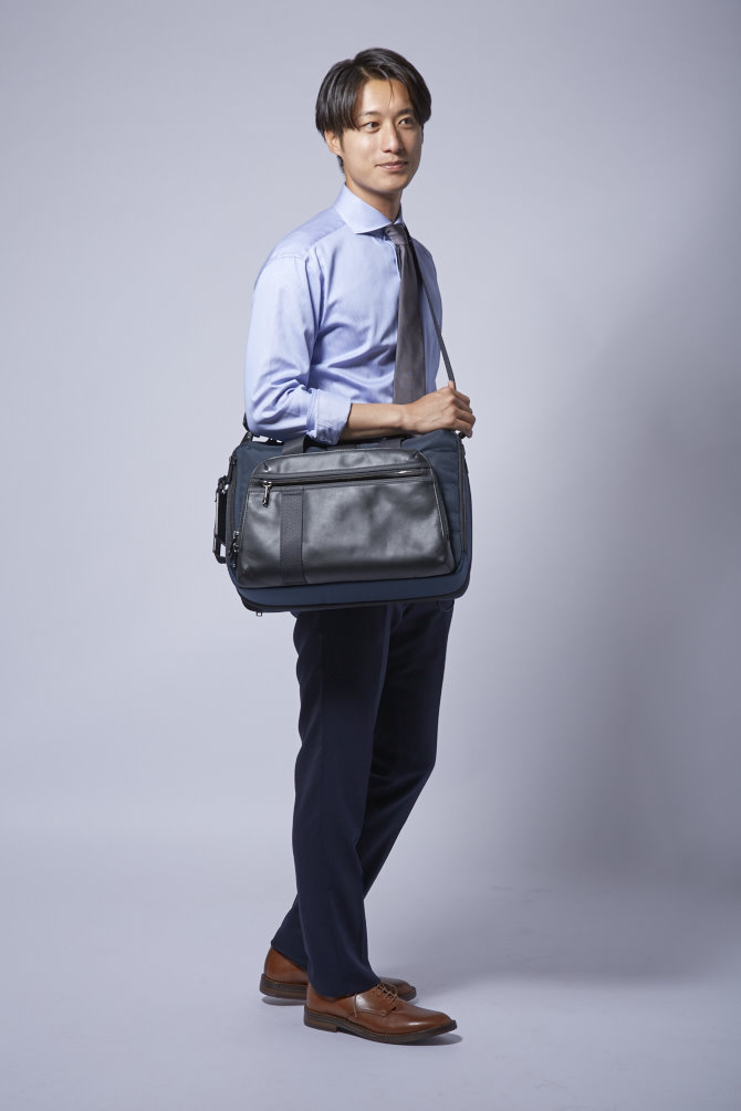 TUMI ビジネスバッグ ネイビー TUMIのビジネスバッグを使った人気ファッションコーディネート - WEAR