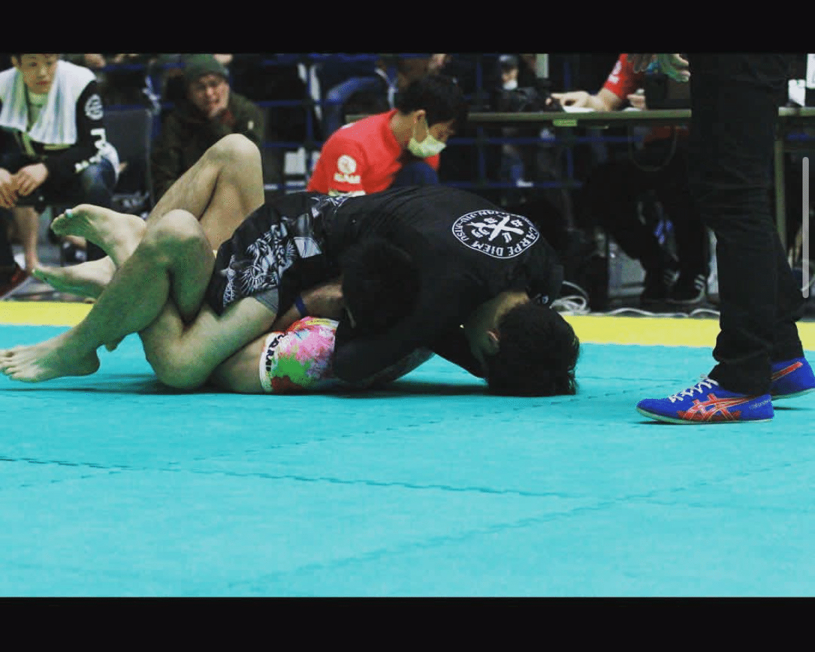 ギロチンチョークとは何？ わかりやすく解説 Weblio辞書