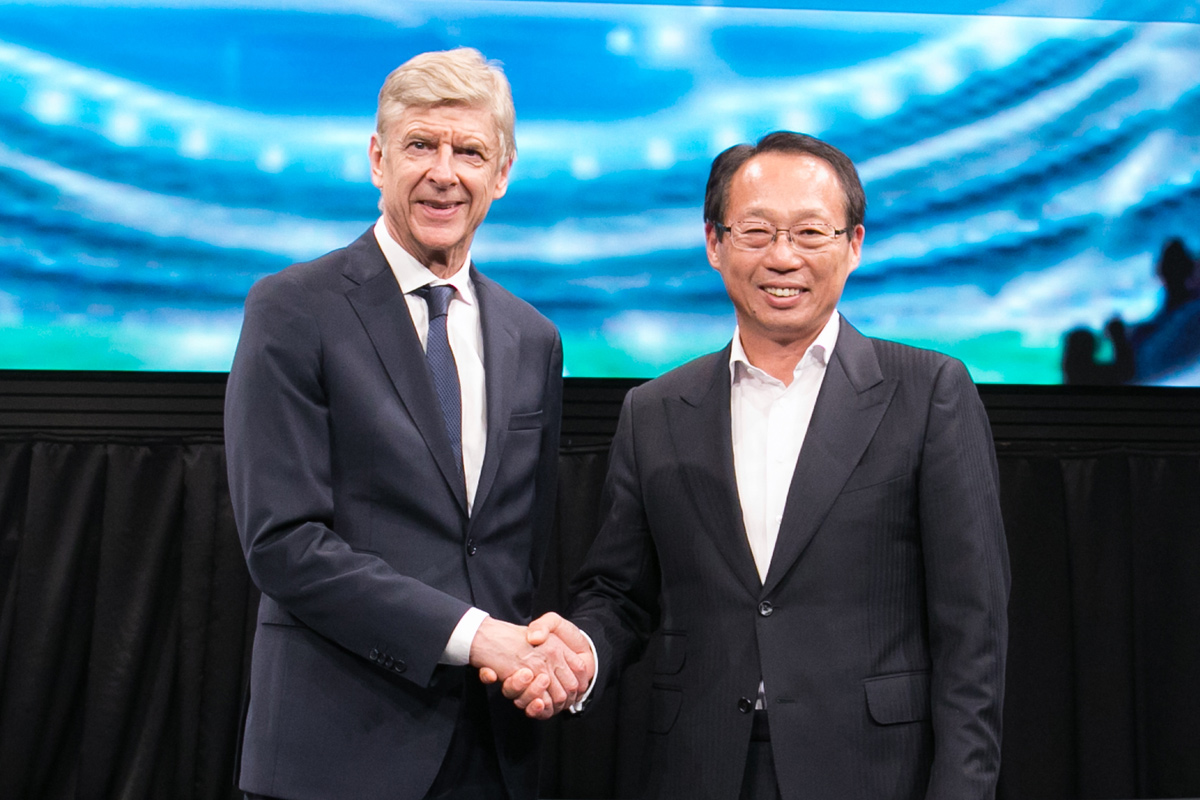 アーセナル、室内では“土足禁止”？ エジル「ヴェンゲルは日本で働いていたから 」フットボールチャンネル