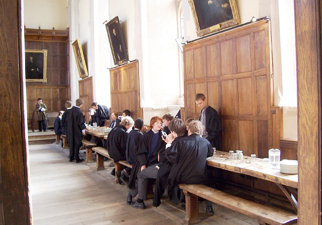 クライスト•ホスピタル訪問 以下、生徒の作文です！ 今回のクライスト・ホスピタル 訪問は私にとって初めての現地校見学の機会でした。立教と比べて生徒数も歴史も桁違いのクライストホスピタルは、まさにイギリスの学校という雰囲気を醸し出していて、由緒の正しさが感じ