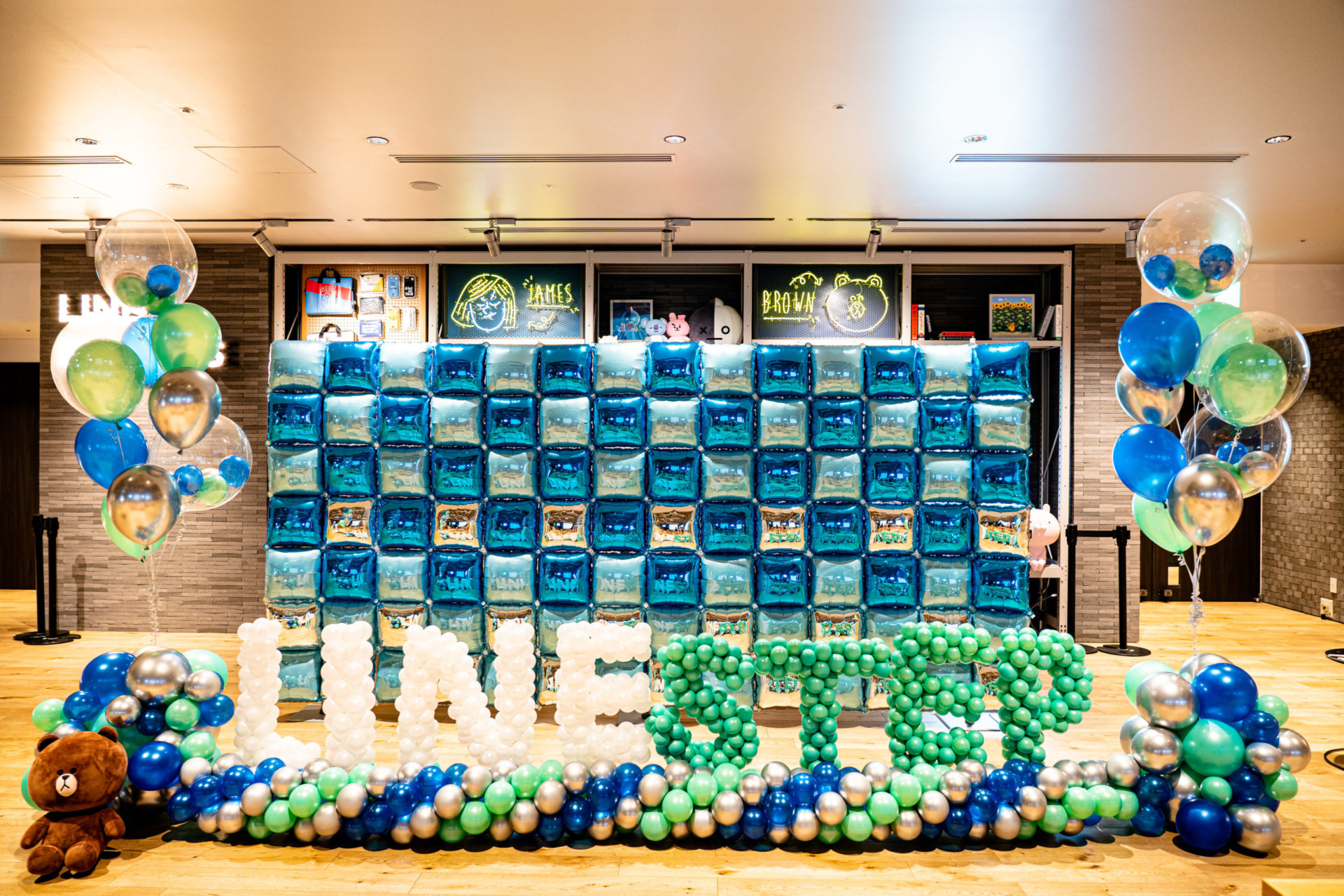 ウィンドウディスプレイ装飾富士フイルム日本