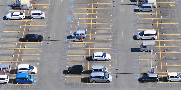 ☝️, 駐車場に車をとめるのって最初は難しいですよね, でも、コツをつかめばだんだんできるようになってくるかも！,今回は基本的な駐車のやり方のリールです！, このリールを保存して、空いている駐車場でいっぱい練習してマスターしましょう！,コヤマドライビングスクール,コヤマドライビングスクール石神井,教習所,運転免許,免許,車好きな人と繋がりたい ,駐車のコツ,