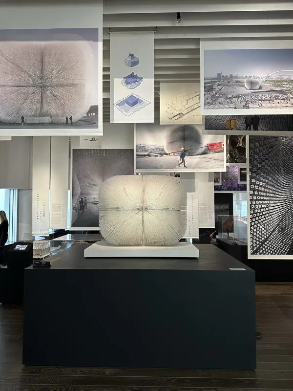 Heatherwick Studio: Building Soulfulness ヘザウィック・スタジオ展：共感する建築 .残念なことに内覧会に参加出来なかったので会期初日に訪問。 帰国前日のトーマス・ヘザウィックと片岡館長の森美術館トークに参加してきました。 トーマス熱い！.architecture