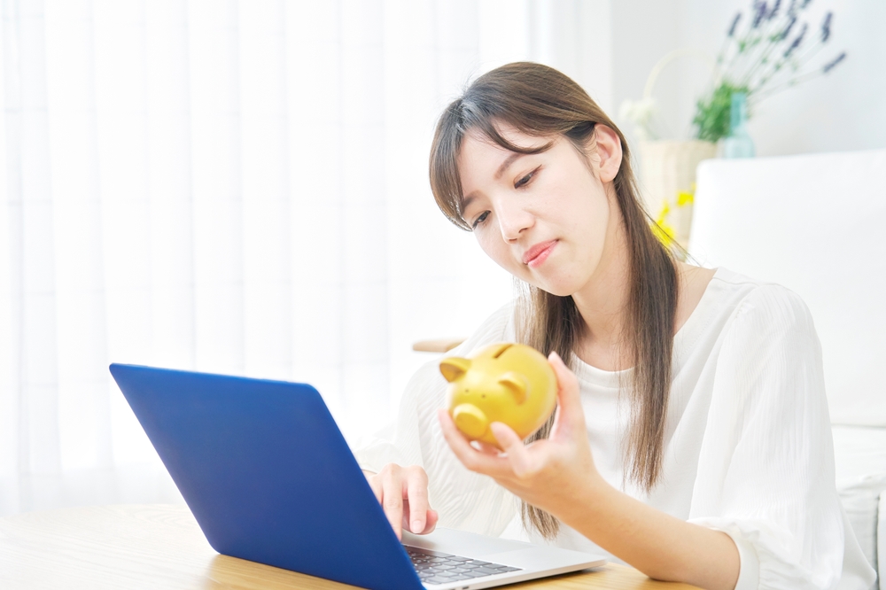 女性の一人暮らし費用は？年代別の支出内訳、気になる初期費用や節約ポイントもみんなでつくる！暮らしのマネーメディア みんなのマネ活