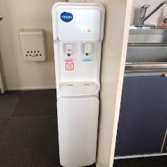 ウォーターサーバー 水道水 卓上 水道直結 浄水型 本体 小型 ペットボトル 浄水機能 急速湯沸器 小型 電気ポット カートリッジ 一体型 水温調節コンパクト ボトル ロック付き サーバー 給水 温水 整水器 温水器 浄水ポット カートリッジ 引っ越し祝い 入学祝い 敬老の日