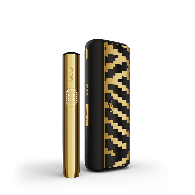 愉快なお仲間達🥋👊 起きたらiQOS潰れてるし、右腕にひろぴのゴムついてるし、ちゃんと服は着てたけどデータフォルダ凄いことなってるし、マジ最高 .japanosakaosakatrip