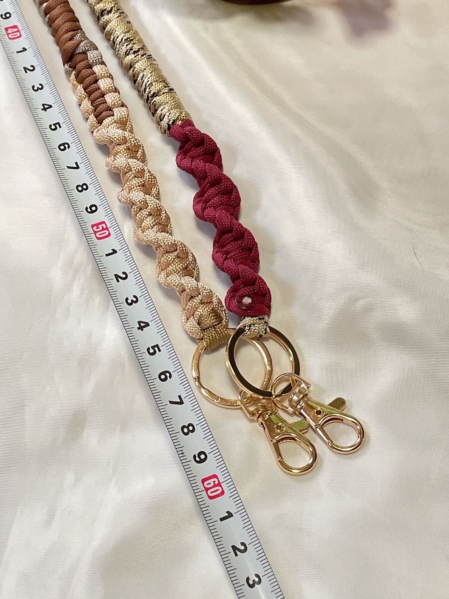 マクラメ編み: ふんわりフラワーのスマホショルダー作り方とアイデア