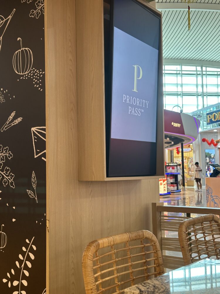 プライオリティパスで入れるバリ島ングラ・ライ国際空港のラウンジに行ってみたまめ@旅する繊細さん×Kindle出版×海外田舎生活