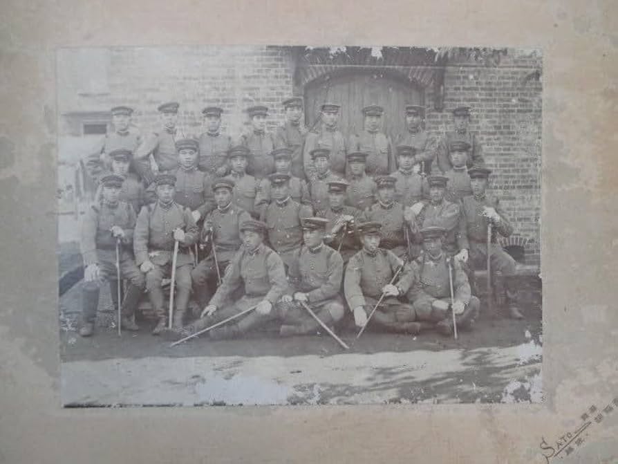 軍隊内務班 : ペン画の陸軍 太田天橋 著がらんどう古本、中古本、古書籍の通販は「日本の古本屋」日本の古本屋