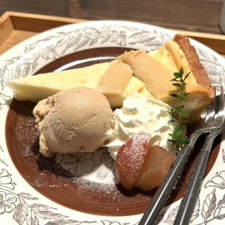 ⚑, 🌸4月5日-6日イベントのご案内と注意事項, ご来店予定の方は必ずお読みください。, 今週末はたのしみにしていた,さかもとさやかとゆかいな仲間たち🐻‍❄️🍡, 尾道のさくらが満開のため多くの方が, 出歩かれることが予想されます𓂃◌𓈒𓐍,そのため混乱を防ぐために, ご案内をさせていただきます。, ✼•• ••✼, 🎨似顔絵に関して,