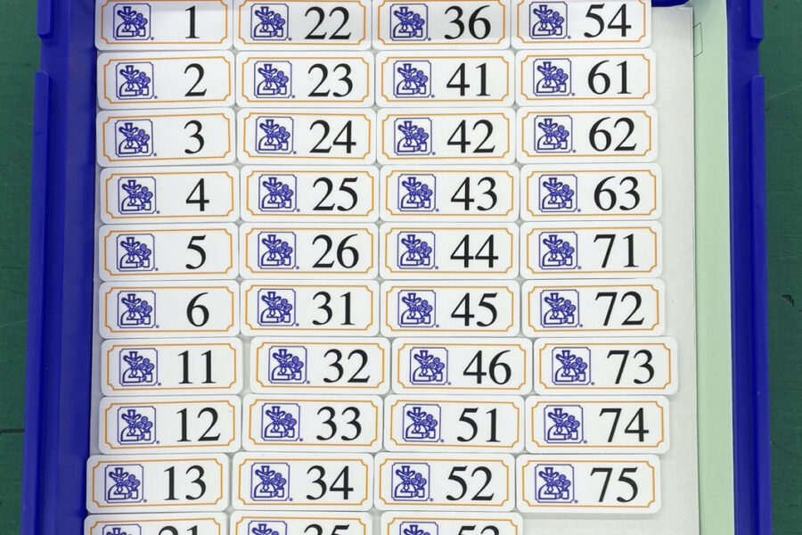 8x8cm テーブル番号小道具 明確で読みやすい、黒い テーブル札 サインプレート 番号1-25 1-50 1-100、アクリル 卓楽天市場ポイント 5倍UP ! テーブル番号 席札 番号札 テーブルナンバーサイン 8x8cm 座席カード テントカード テーブル番号テーブルナンバー