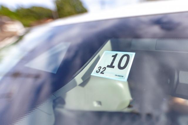 剥がしても問題ない？車の点検ステッカーの持つ意味や貼るメリットを解説車買取・車査定のグー運営