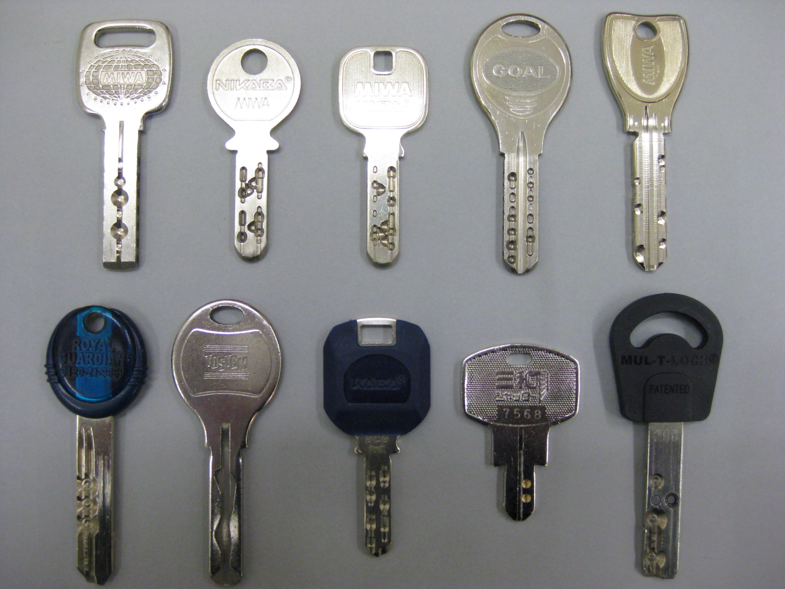 ディンプルキーの合鍵は作れないの？複製できる条件や費用を解説 - くらしのマーケットマガジン