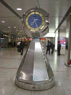 名古屋駅『壁画前』跡の巨大デジタルサイネージ