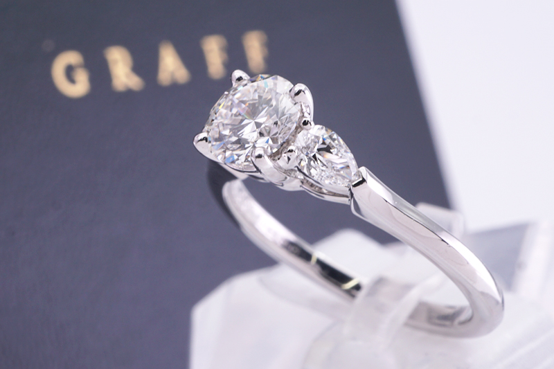 グラフ vs ハリーウィンストン！一生ものジュエリーである結婚指輪を選ぶならどっち？エイジ・ラグジュアリースタイル