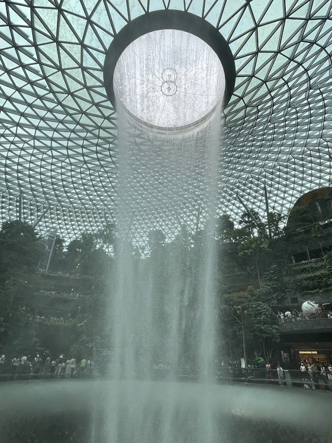 子供と一緒に楽しめる！シンガポールのジュエル・チャンギ・エアポート地球の歩き方