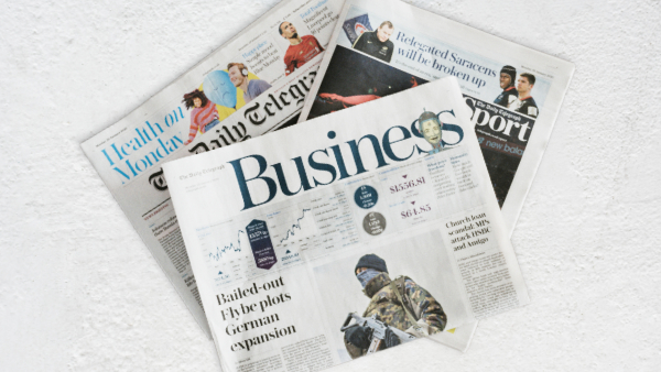 新聞 レイアウト」のアイデア 7 件新聞 レイアウト, パンフレット デザイン, 新聞デザイン