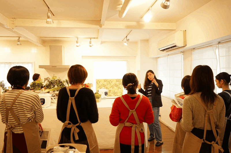 SUUMO新築マンション 「年収と家」 . 「首都圏7811人のデータをリサーチ 年収と家」 特集内のイラストを描きました