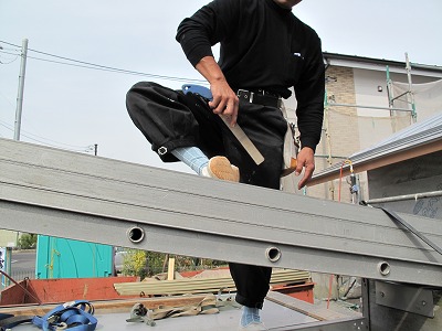 屋根板金職人 経験者優遇 社用車、社用携帯支給 歩合制度あり株式会社アミタ 15054640 -engage