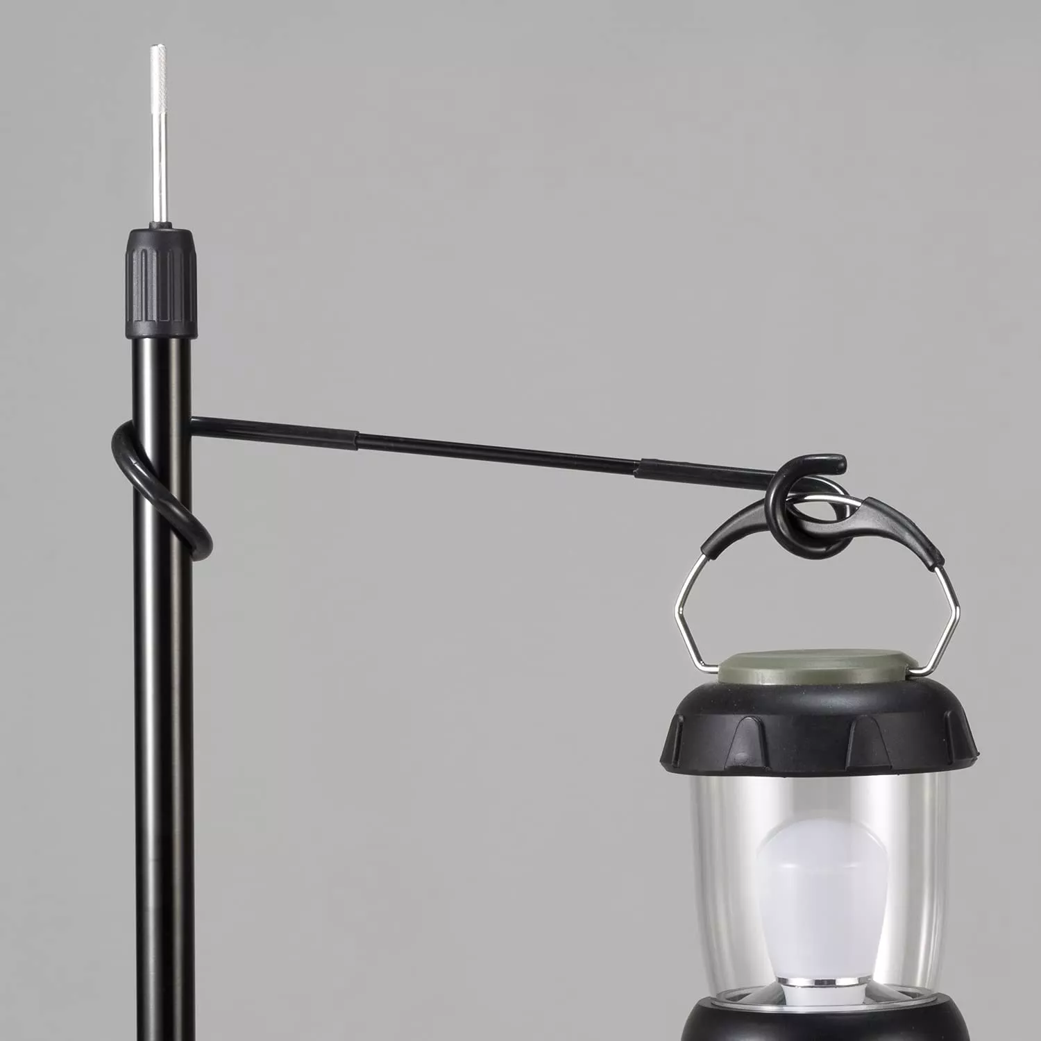 ダイソーのキャンプ用ハンガーラック。ワンコインだけど超使えますギズモード・ジャパン