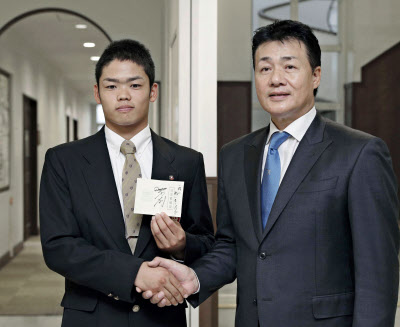 中日・与田監督「ゲン担ぎなし」で根尾に続いて2年連続大仕事 石川へ「球界のスターに」 - スポニチ Sponichi Annex 野球