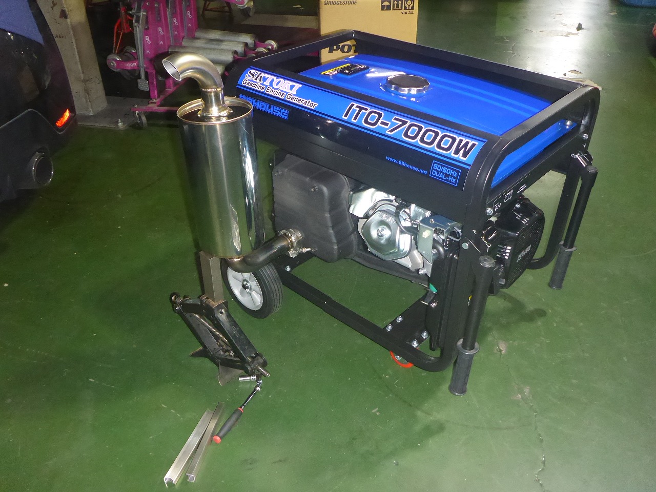 発電機用ミノリサイレンサー 簡易型防音BOX取扱商品奥村機械建設機械のレンタル・販売建設機械の総合レンタル