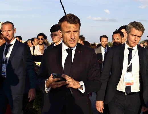 フランスが未踏の道筋に、解散・総選挙で生じた行き詰まり打開探る - Bloomberg